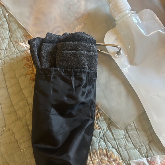 Baubax Women's Black Hooded Travel Vest with accessories - Picture 10 of 15